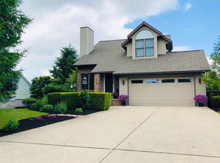 204 Greenridge Dr, Bellefontaine, OH 43311