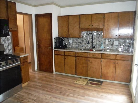 3rd image of 4004 Chickasaw Ave