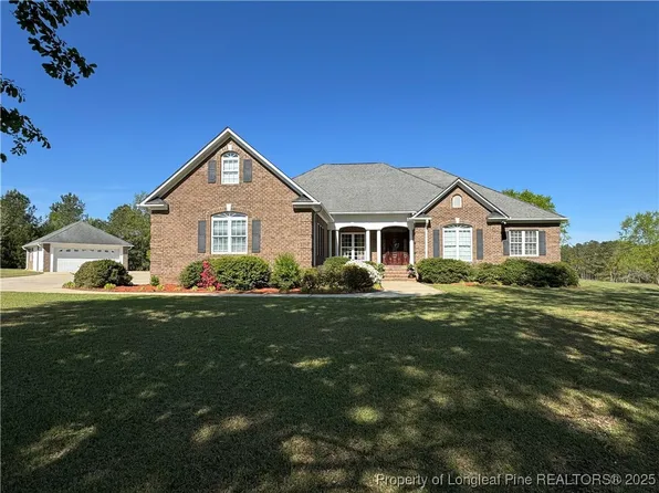 470 Pandure Estate Dr, Raeford, NC 28376