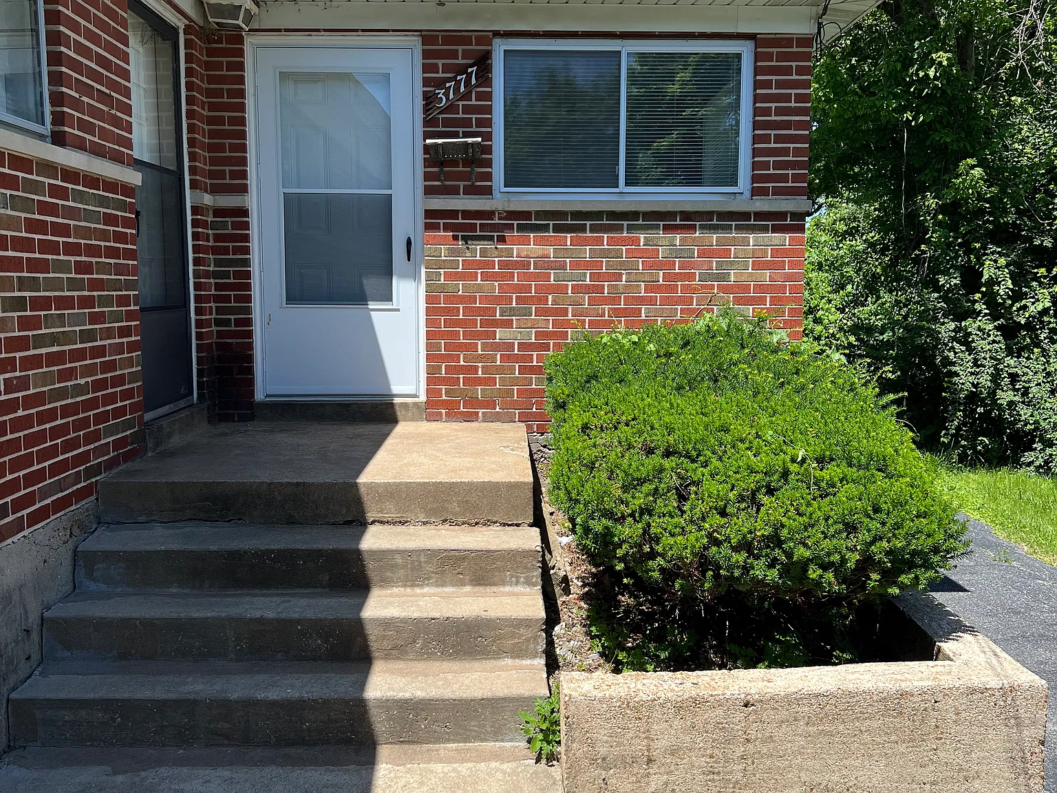 3777 Wright Ave — Photo 4