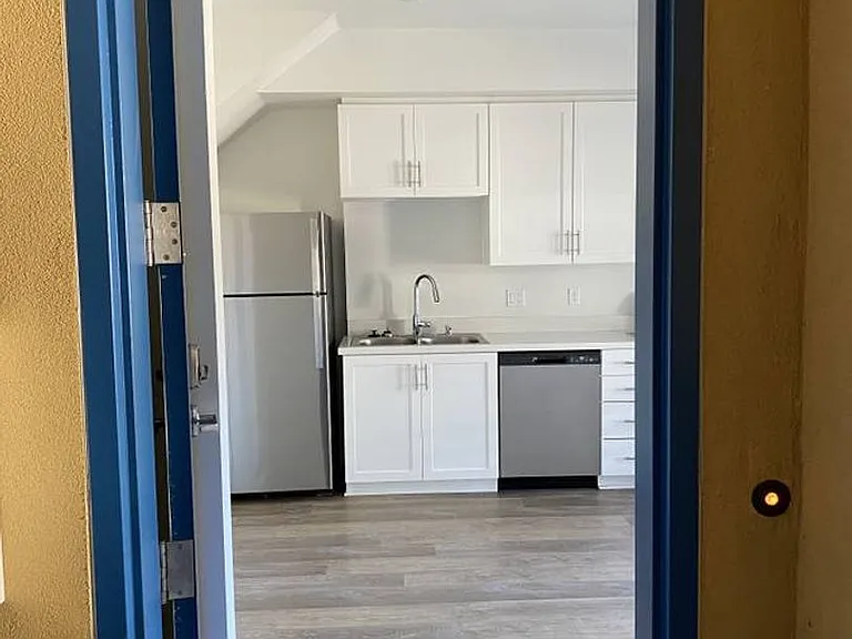 Twin Creeks Apartments — Photo 31