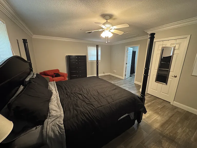4229 Lancaster Dr — Photo 6