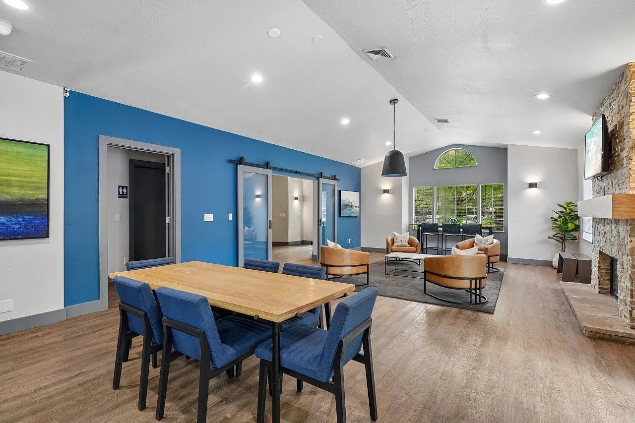 Alvista 23 Apartment Homes — Photo 4