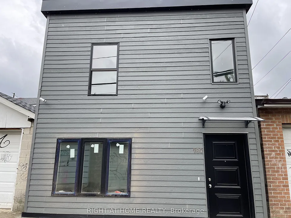 980 Ossington Ave #LANEWAY