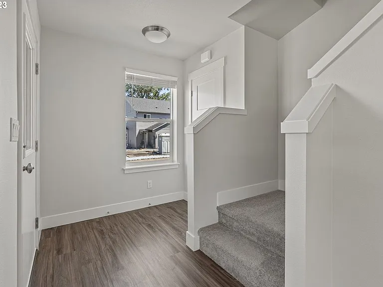 208 W A St #2 — Photo 1