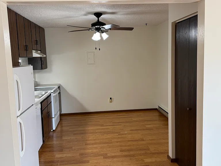 701 W Maple Ave #6 — Photo 7