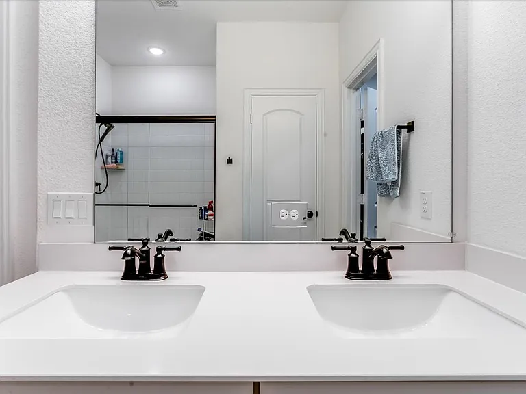 1304 Starling St — Photo 20