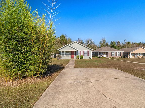 3rd image of 119 Augustine Dr