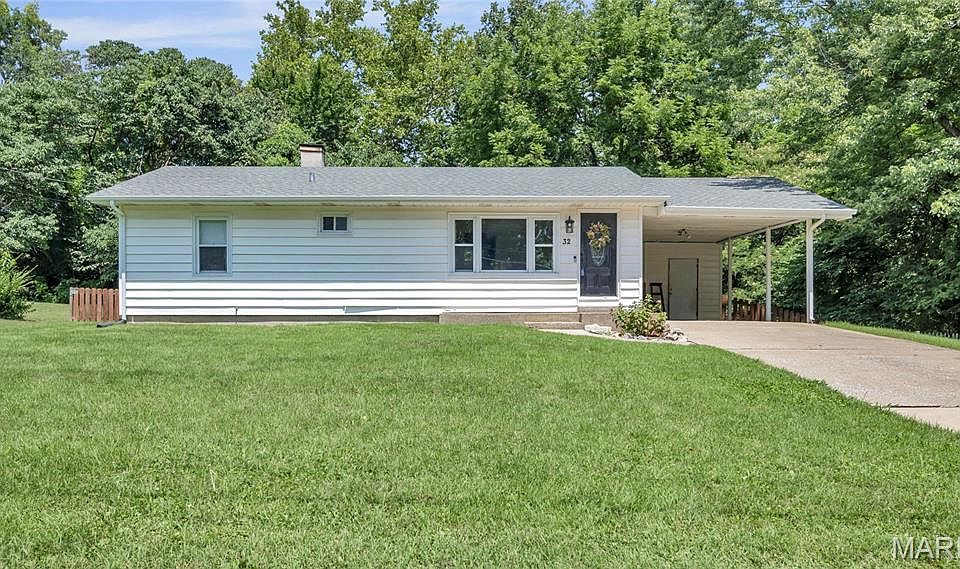 1st image of 32 Highland Dr