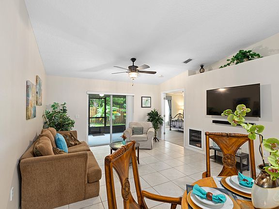 4th image of 829 Faull Dr #A