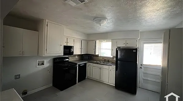 1021 Custer Rd — Photo 5