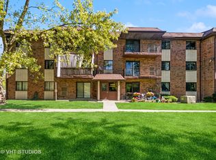 14959 Willowcrest Ct APT 23, Midlothian, IL 60445