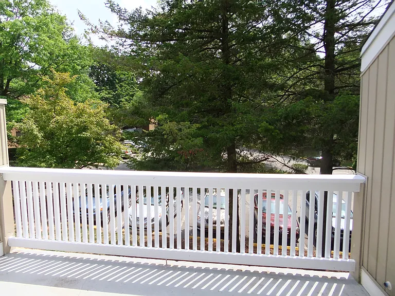 Oakwood Ter — Photo 8