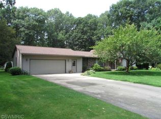 6735 S Walker Rd, Fruitport, MI 49415