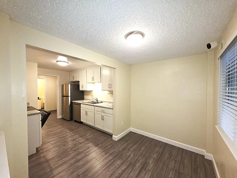 1747 London Cir — Photo 5