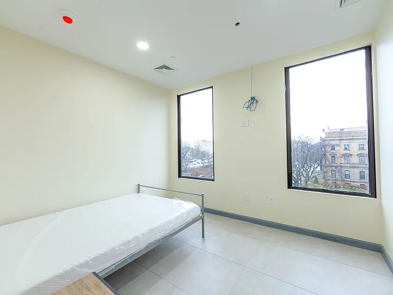 216 N River St #201 — Photo 28
