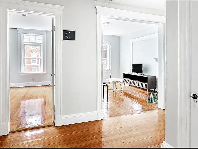 10 Strathmore Rd #3 — Photo 9