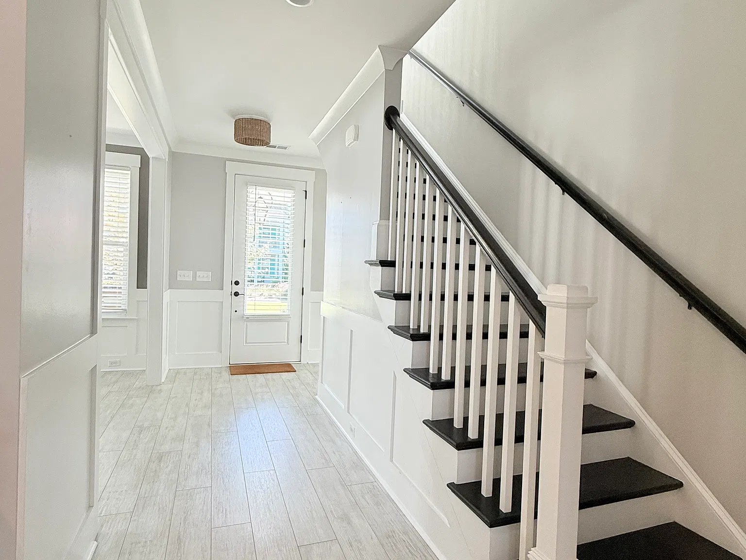 4 bed, 3.5 bath, 3336 sqft, $4,000 — Photo 2