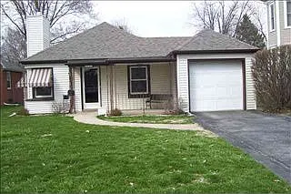 1610 E Oakland Ave photo 1