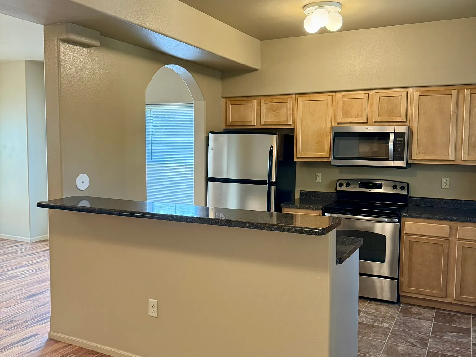 3 bed, 2.5 bath, $3,417 — Photo 4