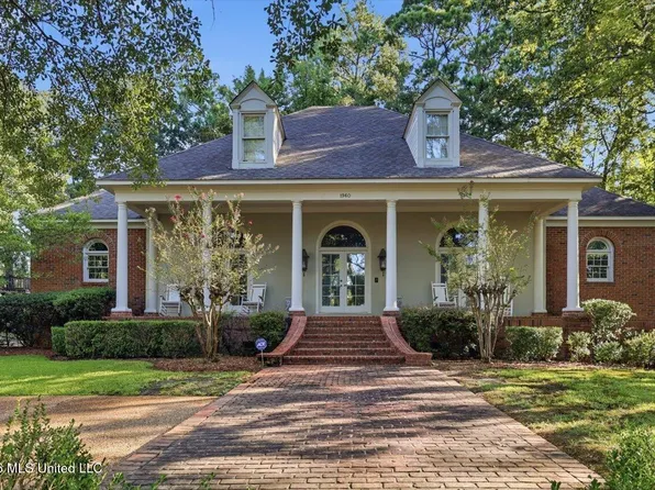 1960 Petit Bois St N, Jackson, MS 39211