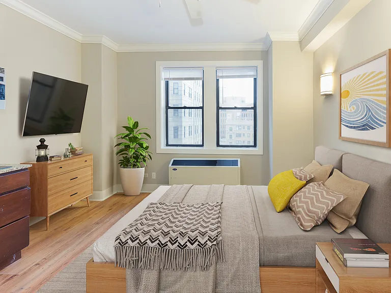 11 W. Division — Photo 1
