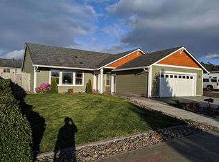 2035 Roosevelt Loop, North Bend, OR 97459