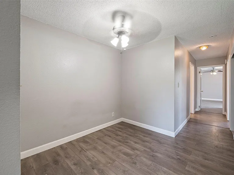 2501 Gulf Fwy — Photo 6