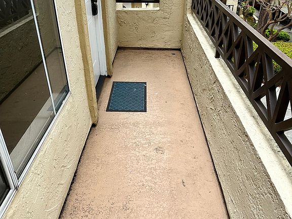 2nd image of 2085 Lakeridge Cir Unit 202