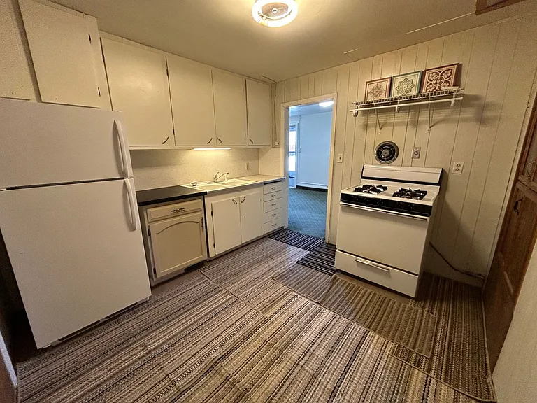 821 W Main St. — Photo 12