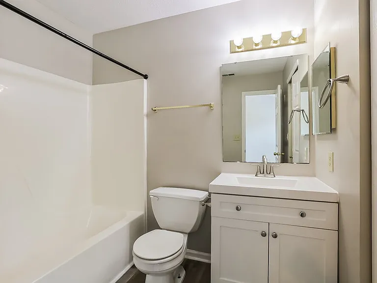 5384 Lakeside Manor Dr — Photo 9