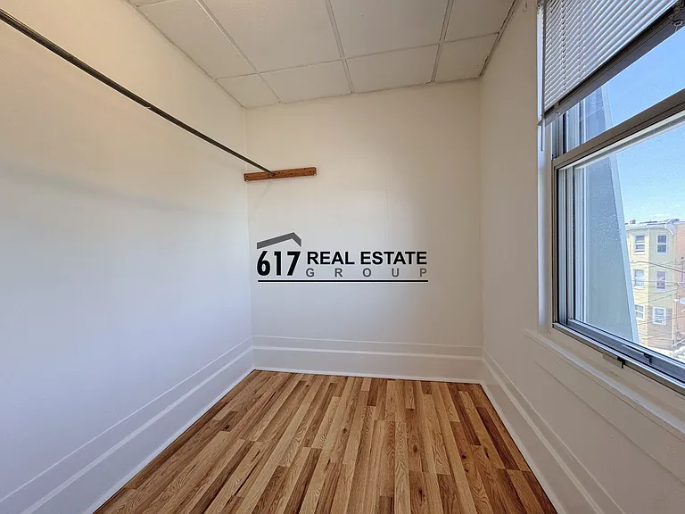 235 E Eagle St #3 — Photo 10