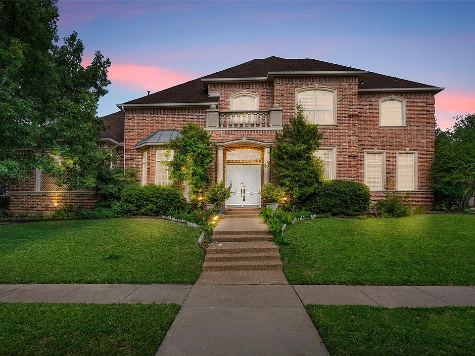 5902 Shy Dr