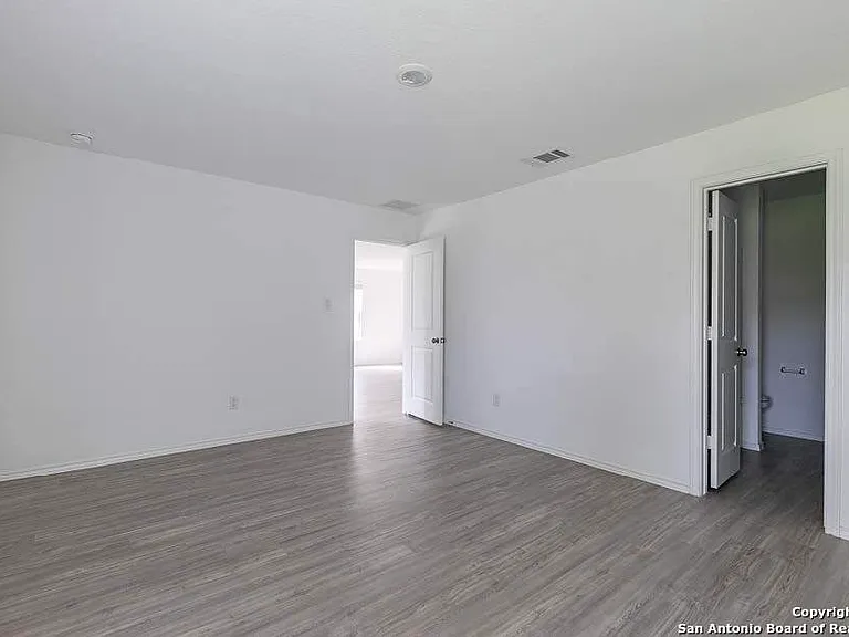 14907 Greenfield Ml — Photo 12