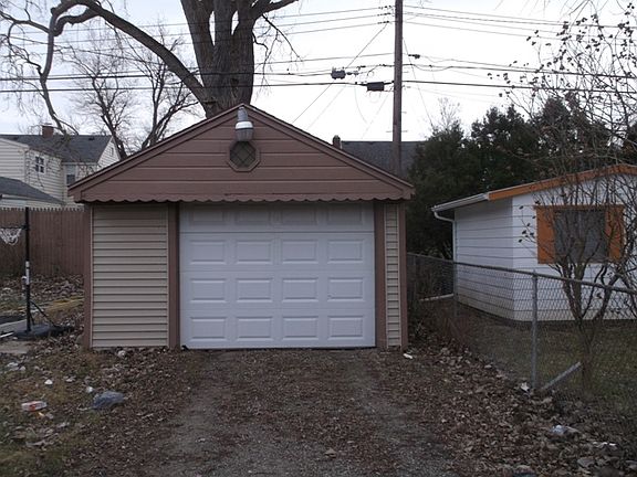4th image of 1555 Walbridge Ave