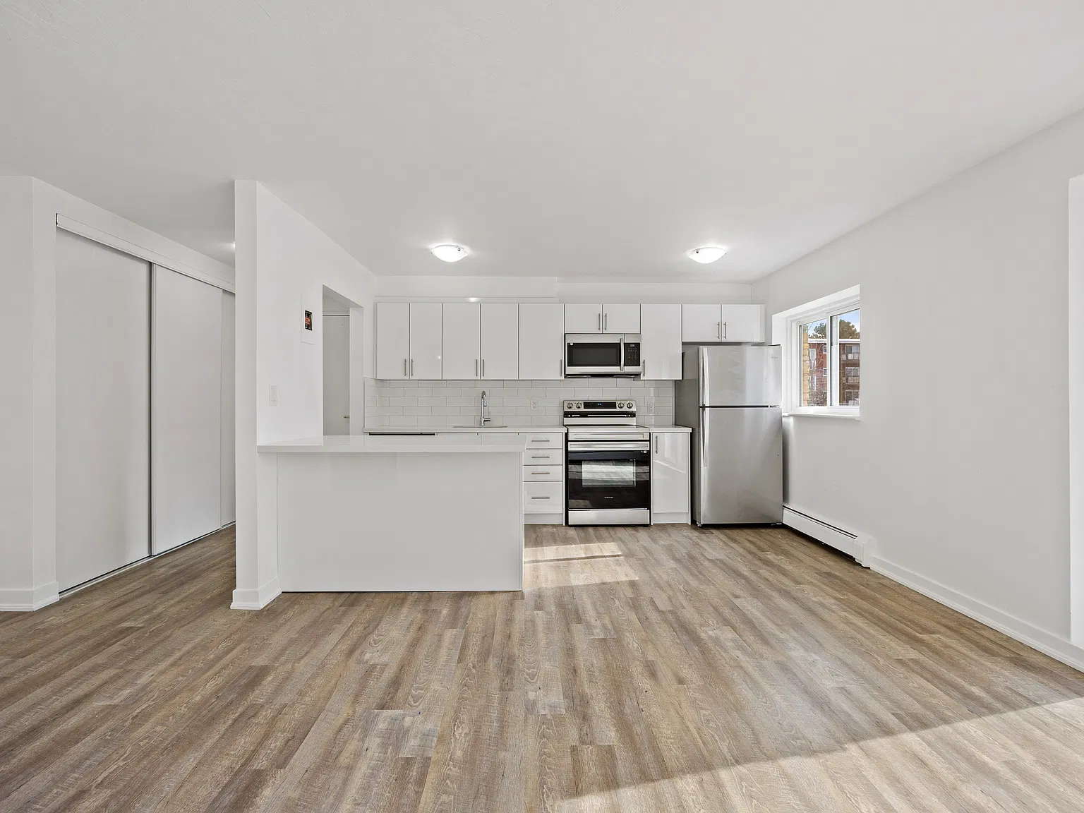 Brant Apartments — Photo 4
