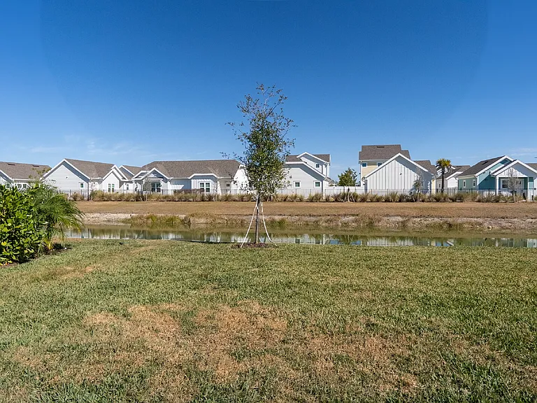 11470 Burgundy Dr — Photo 57
