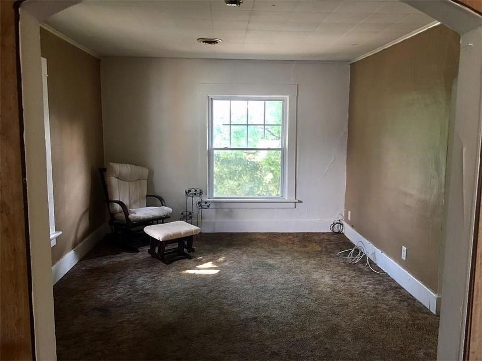 2nd image of 2113 Station Rd