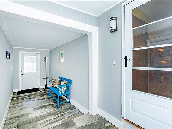 4th image of 520 Jackson St