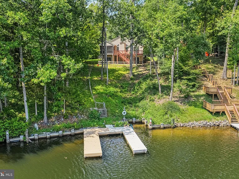 686 Lake Caroline Dr — Photo 36