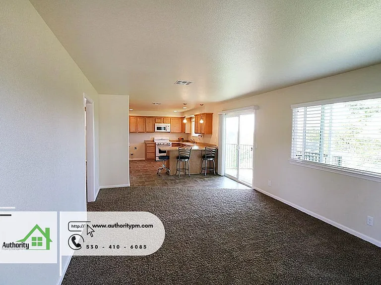 4445 Dogwood Ln #C — Photo 4