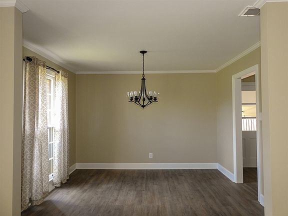 5th image of 1617 Edgewood Dr