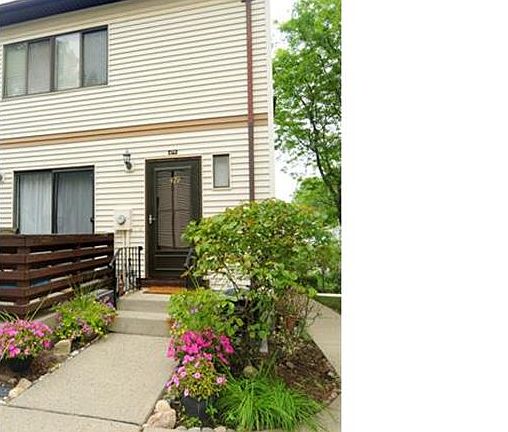 3rd image of 479 Country Club Ln #479