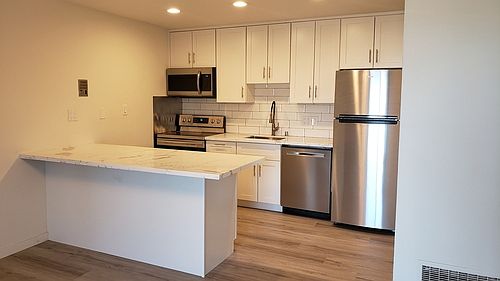 2nd image of 331 Corbett Ave #16