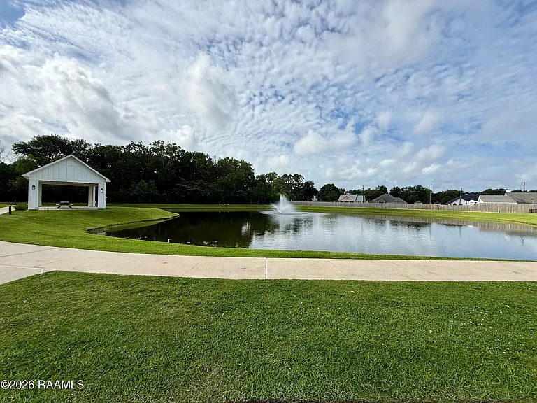 102 Orchard Park Ave — Photo 43