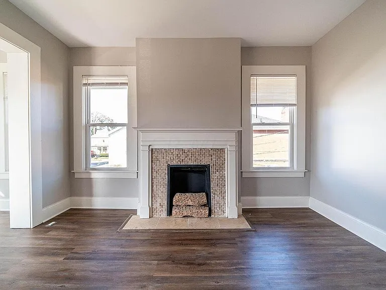 222 Parkwood Ave — Photo 13