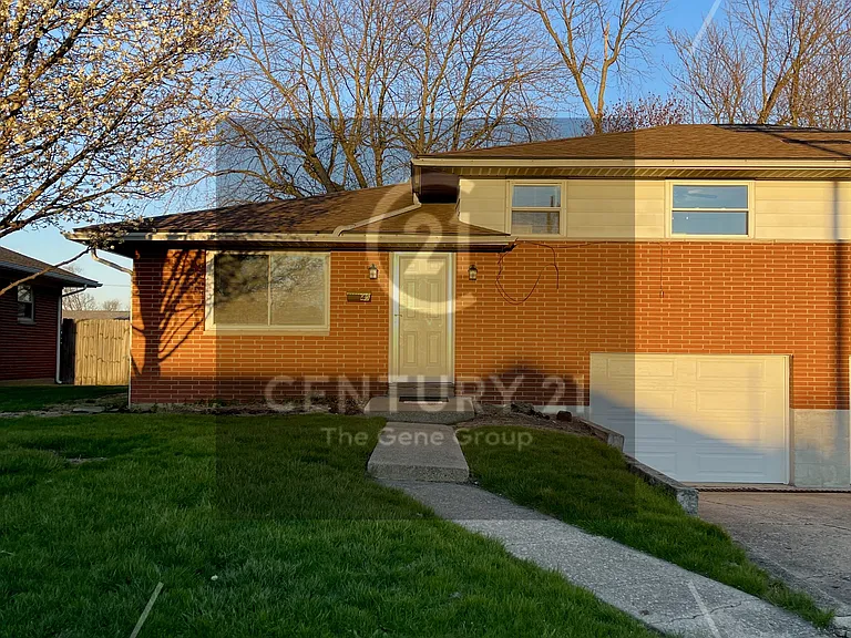 40 N Brown School Rd — Photo 1