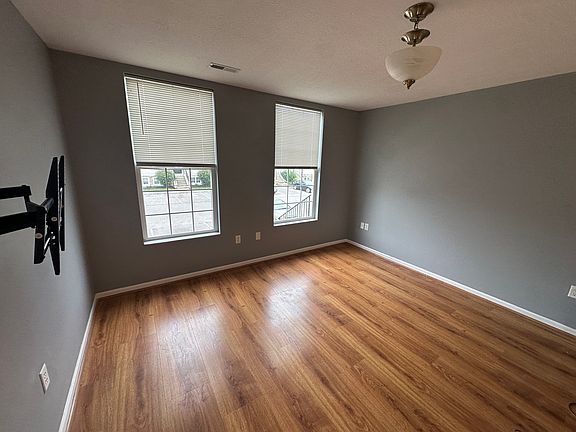 3rd image of 8254 Deering Oaks Dr
