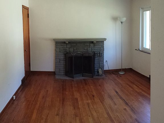 Large living room with plenty of space for furniture