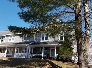 880 East St APT 20D, Lee, MA 01238